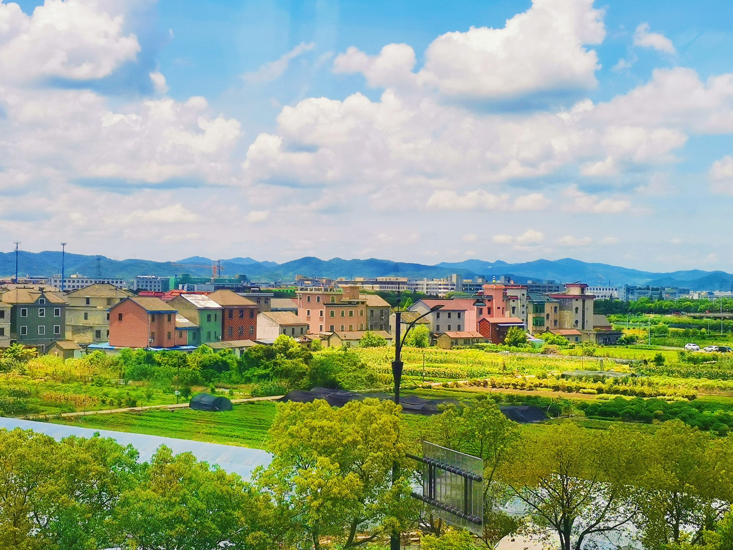 我自己世界的雨，已经快沾衣了